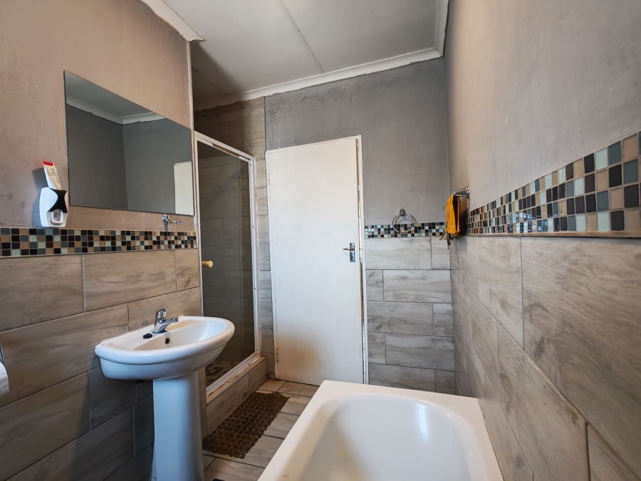 3 Bedroom Property for Sale in Waterval East North West